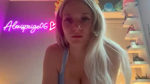 alexispaige06 online show from April 2, 3:09 pm
