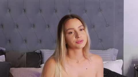 Snapshot of alexiswhiteee chatting on September 23, 7:06 am Alexis online show from September 23, 7:06 am