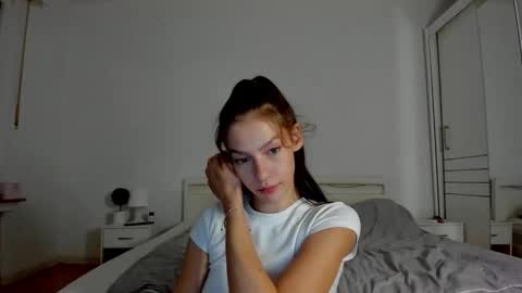 Snapshot of alexisyourdream chatting on September 16, 9:28 am Alex online show from September 16, 9:28 am