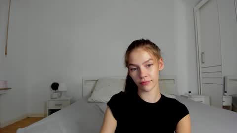 Snapshot of alexisyourdream chatting on September 10, 4:18 pm Alex online show from September 10, 4:18 pm
