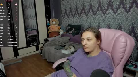 Snapshot of alexracc00n chatting on February 1, 5:16 pm Alex online show from February 1, 5:16 pm