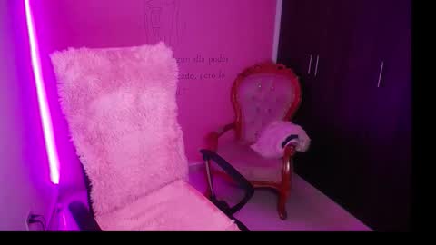 Snapshot of alexxa_1111 chatting on November 2, 1:20 am alexxa_1111 online show from November 2, 1:20 am