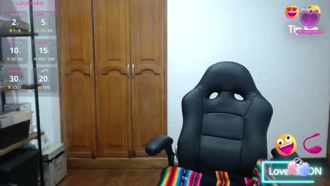 Snapshot of alexxandra20 chatting on October 2, 4:50 am alexa online show from October 2, 4:50 am