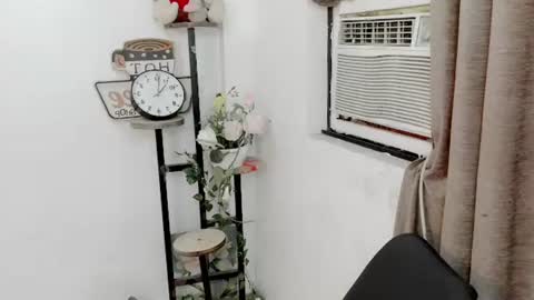 Snapshot of aleysia69 chatting on October 31, 7:45 am MARIE online show from October 31, 7:45 am