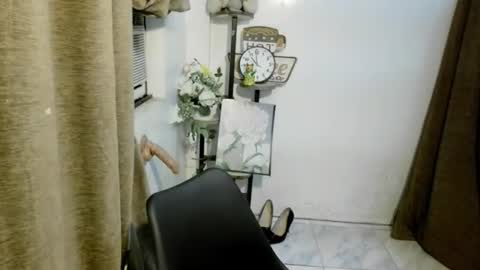 Snapshot of aleysia69 chatting on October 4, 10:32 am MARIE online show from October 4, 10:32 am