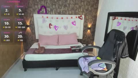 alezzafox__ online show from September 27, 6:31 am