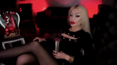 AlfaFemale online show from September 15, 9:00 pm