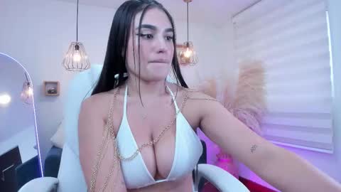 Snapshot of alheli_16 chatting on October 31, 2:21 pm Alheli online show from October 31, 2:21 pm