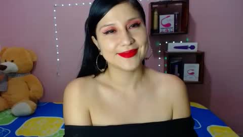 Snapshot of ali_squirt chatting on October 18, 11:06 pm alixia online show from October 18, 11:06 pm
