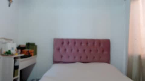 Snapshot of alia054 chatting on October 1, 12:43 pm Alia  online show from October 1, 12:43 pm