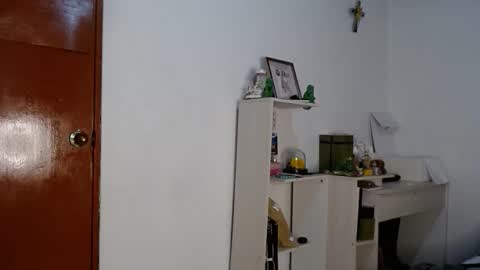 Snapshot of alia054 chatting on October 31, 3:27 pm Alia  online show from October 31, 3:27 pm