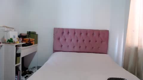 Snapshot of alia054 chatting on October 13, 1:03 pm Alia  online show from October 13, 1:03 pm