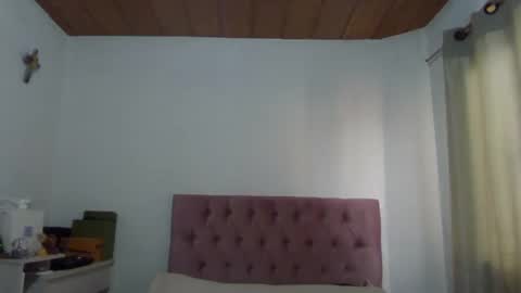 Snapshot of alia054 chatting on February 5, 1:00 pm Alia  online show from February 5, 1:00 pm