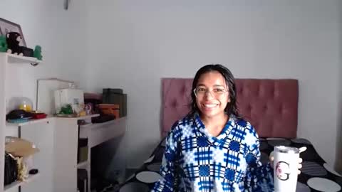 Snapshot of alia054 chatting on October 29, 1:26 pm Alia  online show from October 29, 1:26 pm