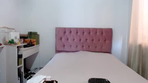 Snapshot of alia054 chatting on October 20, 12:08 pm Alia  online show from October 20, 12:08 pm