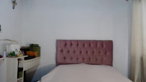 Snapshot of alia054 chatting on September 17, 12:47 pm Alia  online show from September 17, 12:47 pm