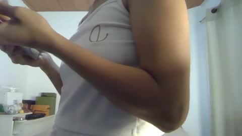 Snapshot of alia054 chatting on January 31, 12:29 pm Alia  online show from January 31, 12:29 pm