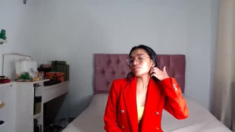 Snapshot of alia054 chatting on October 4, 1:06 pm Alia  online show from October 4, 1:06 pm