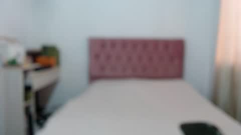 Snapshot of alia054 chatting on September 16, 12:46 pm Alia  online show from September 16, 12:46 pm