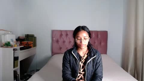 Snapshot of alia054 chatting on October 3, 1:05 pm Alia  online show from October 3, 1:05 pm