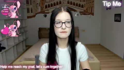 Snapshot of alicamoons chatting on October 1, 11:37 am Alica online show from October 1, 11:37 am