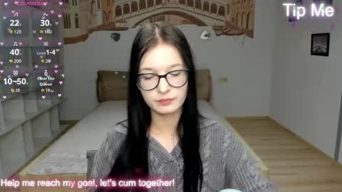 Snapshot of alicamoons chatting on October 20, 12:30 pm Alica online show from October 20, 12:30 pm