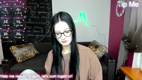 Snapshot of alicamoons chatting on October 30, 6:27 am Alica online show from October 30, 6:27 am