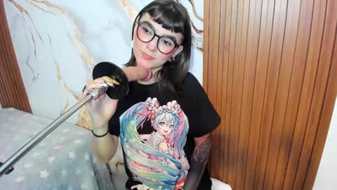 alice online show from October 14, 8:33 pm