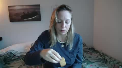 Alice online show from December 8, 9:02 am