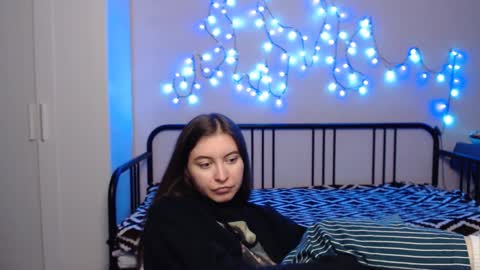 Alice online show from December 3, 6:49 pm