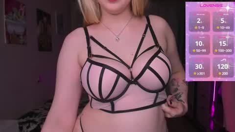 Snapshot of alice___miss chatting on February 23, 7:01 pm Alice Miss online show from February 23, 7:01 pm