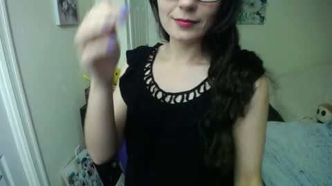 Snapshot of alice_asks chatting on September 18, 3:27 am Alice Asks online show from September 18, 3:27 am