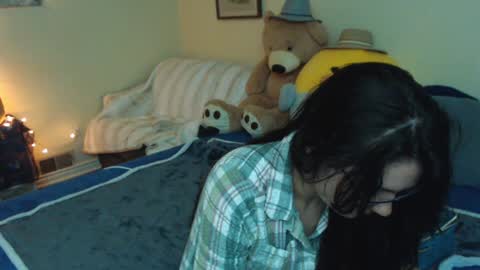 Snapshot of alice_asks chatting on January 25, 3:09 am Alice Asks online show from January 25, 3:09 am