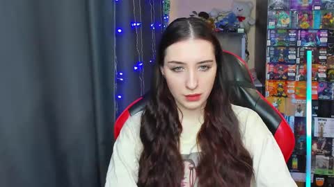 Snapshot of alice_bailey chatting on February 26, 12:27 pm Alice online show from February 26, 12:27 pm