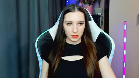 Snapshot of alice_bailey chatting on September 13, 2:14 pm Alice online show from September 13, 2:14 pm