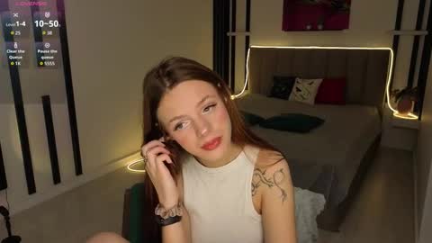 Alice online show from September 19, 8:30 pm