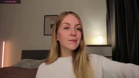 alice_dias online show from November 10, 12:44 pm