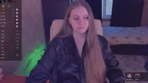 Snapshot of alice_dreamgirl_ chatting on January 4, 1:10 pm Alice 3 online show from January 4, 1:10 pm
