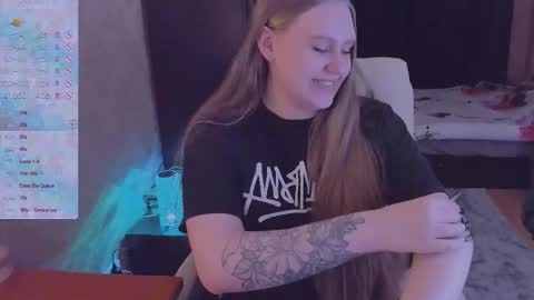 Snapshot of alice_dreamgirl_ chatting on January 11, 2:25 pm Alice 3 online show from January 11, 2:25 pm