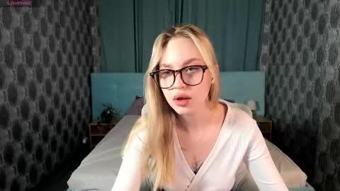 Alice online show from December 25, 12:59 am