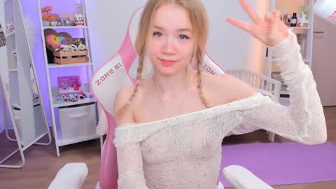 Snapshot of alice_forfun chatting on January 21, 3:37 am Alichery online show from January 21, 3:37 am