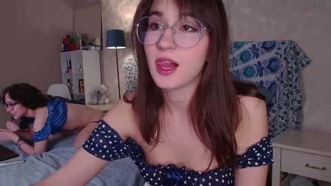 Snapshot of alice_love_fuck chatting on February 4, 7:55 pm Alice love fuck online show from February 4, 7:55 pm