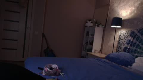 Snapshot of alice_love_fuck chatting on December 11, 12:12 pm Alice love fuck online show from December 11, 12:12 pm