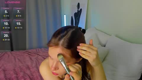 Snapshot of alice_miiiller chatting on December 18, 2:10 am Alice online show from December 18, 2:10 am