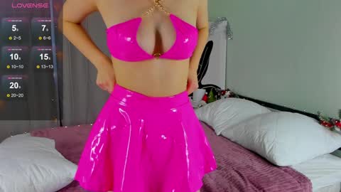 Snapshot of alice_miiiller chatting on December 25, 3:08 am Alice online show from December 25, 3:08 am