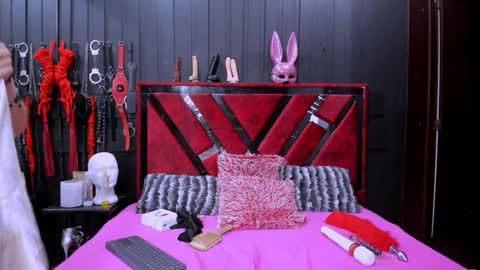 Alice online show from January 24, 4:28 pm