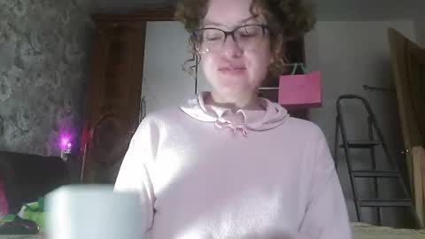 Snapshot of alice_peach chatting on February 13, 11:17 am bigclit daddy squirt bigdildo fit online show from February 13, 11:17 am