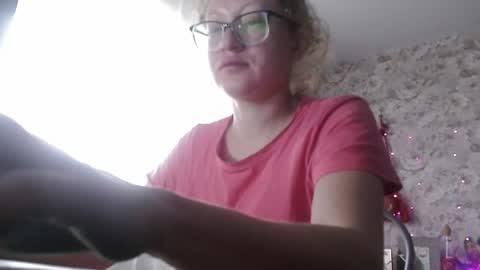 Snapshot of alice_peach chatting on February 1, 7:26 am bigclit daddy squirt bigdildo fit online show from February 1, 7:26 am