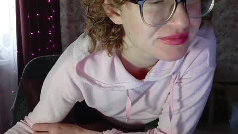 Snapshot of alice_peach chatting on January 14, 11:31 am bigclit daddy squirt bigdildo fit online show from January 14, 11:31 am