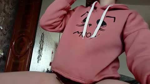 Snapshot of alice_peach chatting on February 25, 12:38 pm bigclit daddy squirt bigdildo fit online show from February 25, 12:38 pm